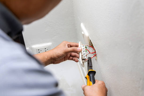 Best Emergency Electrical Repair  in Mapleton, MN